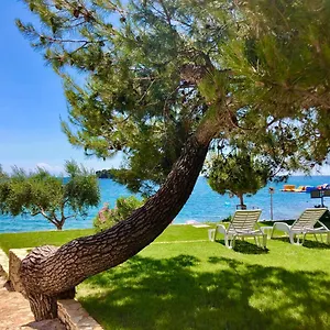 https://al-mare-apartments.in-istria.net