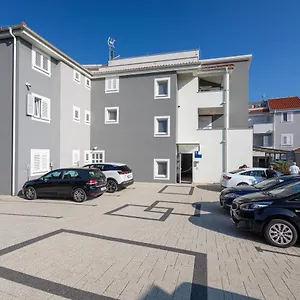 https://apartments-crnekovic-8a.primorje-gorskikotar.com