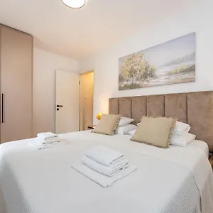 Gostinjska kuća Almaris, Mandre